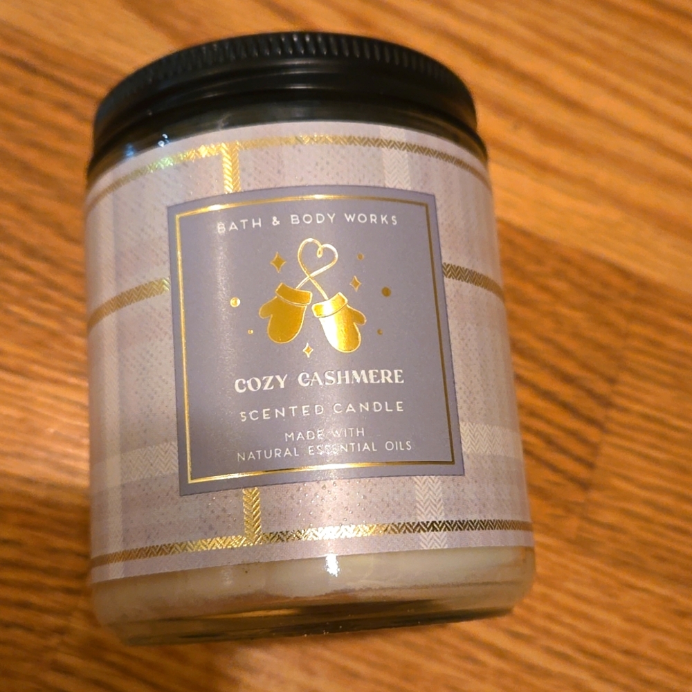 Cozy Cashmere Single-Wick Candle